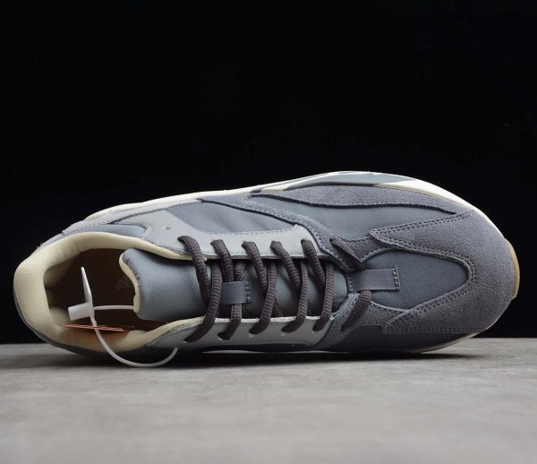Yeezy Boost 700 - Imagen 4